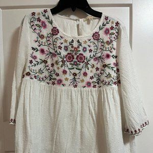 White Chest Embroidered Floral Design Blouse